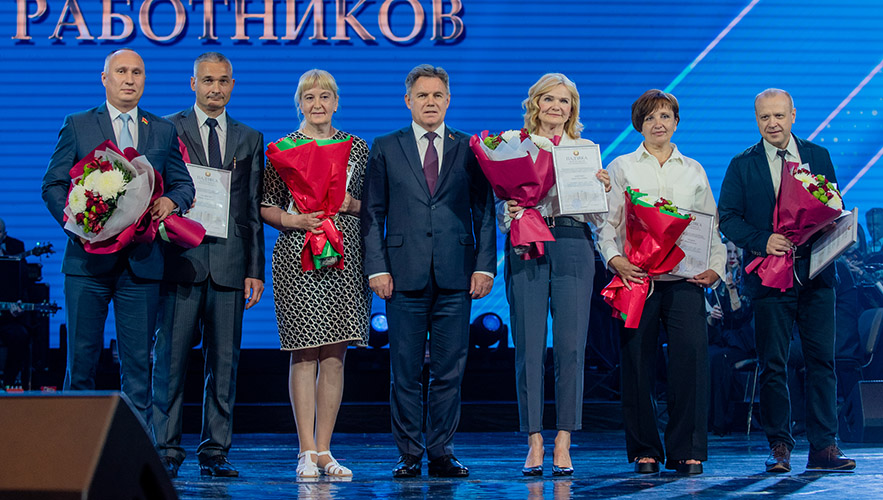 Почетные грамоты Совета Министров медработникам вручил заместитель премьер-министра Игорь Петришенко 06_ДЕНЬ_МЕДИКА-112.jpg